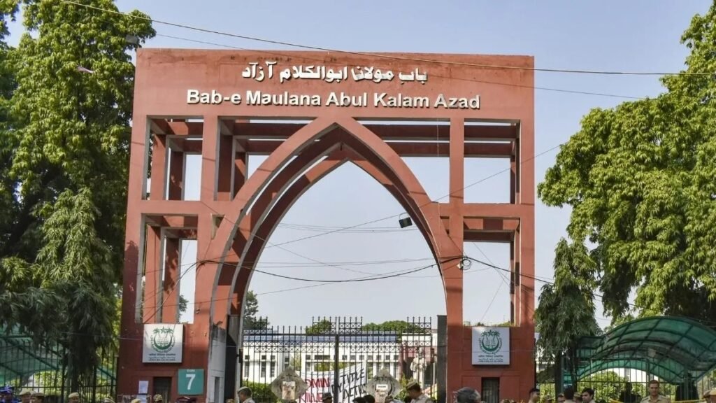Jamia University: 18 दिनों की भूख हड़ताल खत्म, छात्रों की मांगों पर प्रशासन ने दिया लिखित आश्वासन