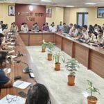 धनबाद में दुर्गा पूजा को लेकर प्रशासन सख्त, डीजे पर पूर्ण प्रतिबंध; उत्कृष्ट पंडाल को ₹51 हजार पुरस्कार