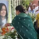 तृषा सिंह को रागिनी सिंह ने दी भावभीनी श्रद्धांजलि, शोकाकुल परिवार से मिलकर जताई संवेदना