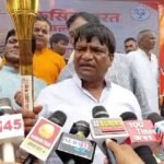 Dhanbad Seva Jyoti Yatra: मशाल की चिंगारी से विधायक की शर्ट में लगी आग, सांसद ढुल्लू महतो भी थे पास
